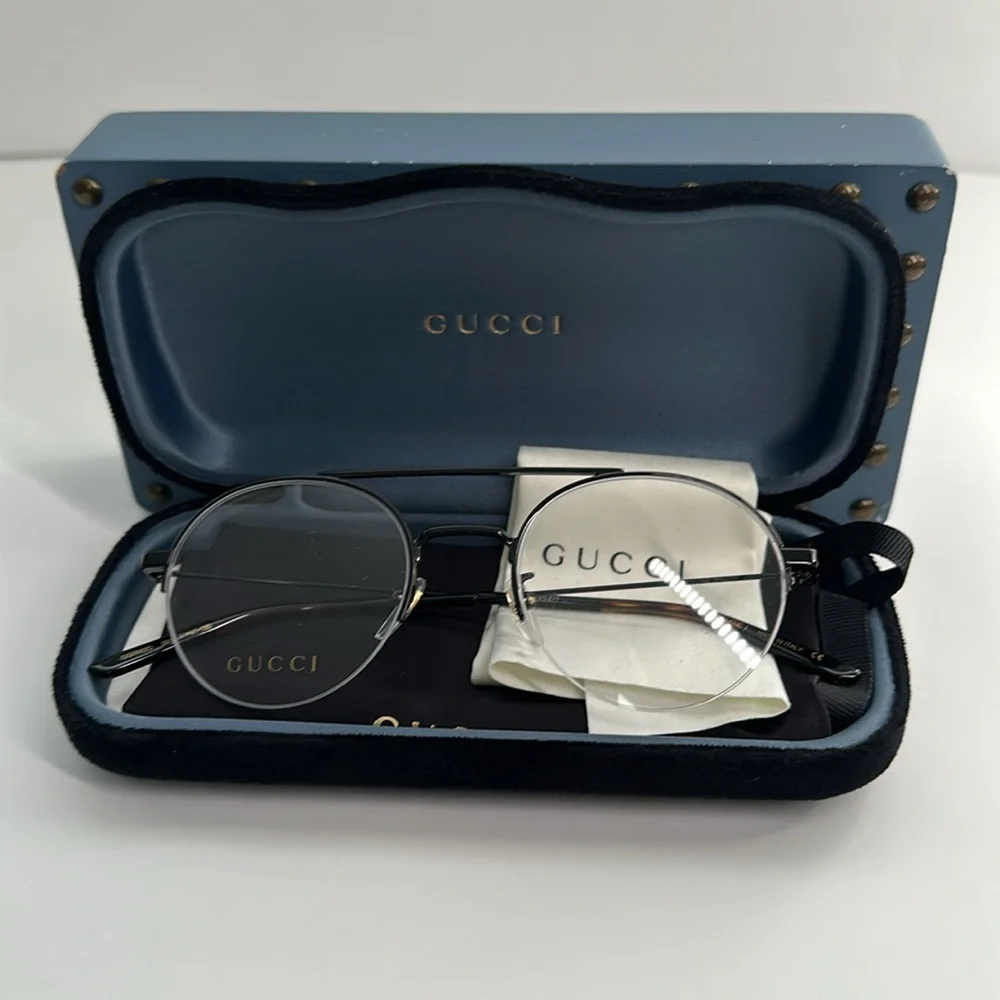 New Gucci GG0682O Oval/Round Eyeglasses – Sleek Metal and Injection Frame Men